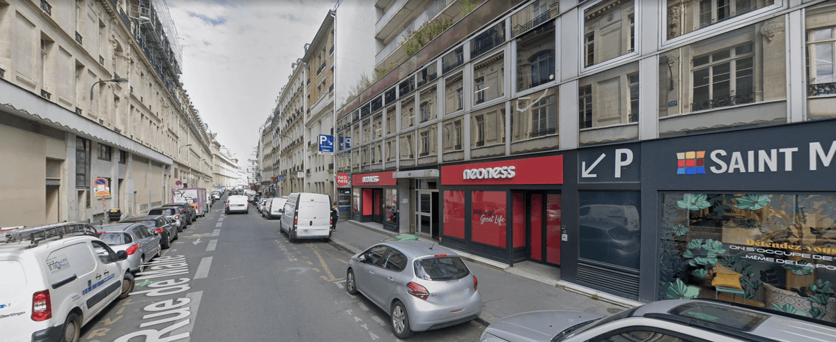 Centre de nettoyage voiture Lavage auto Paris 11 - Parking Alhambra à Paris - À la main