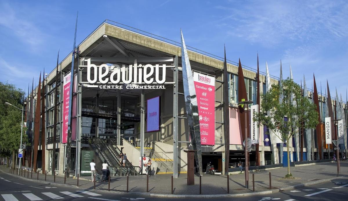 Centre de nettoyage voiture Lavage à la main Nantes - Beaulieu à Nantes - À la main