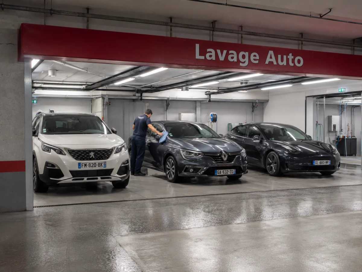 Centre de lavage auto à la main partenaire de WashLib